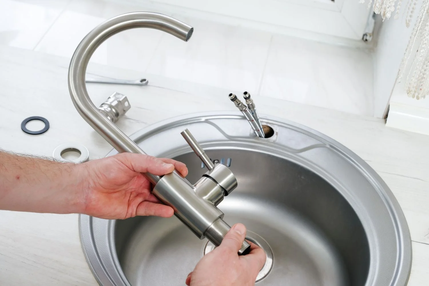 replace kitchen faucet Illinois
